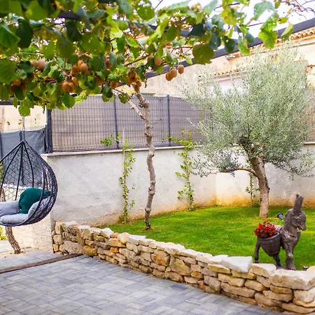 House 2368 Modrusani