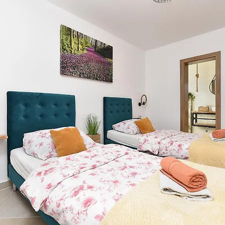 House 2368 Holiday home Modrusani